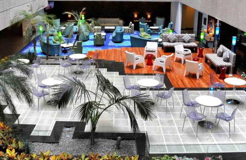 ホテル コートヤード メキシコシティ レボリューション レストラン 写真